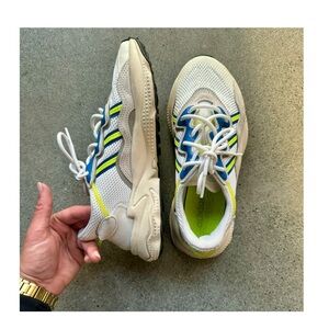 Adidas Ozweego’s Sneakers.